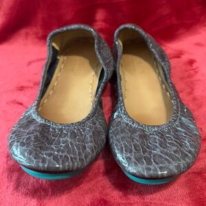 Tieks Size 8 Slate Grey Croc Print Patent Leather Ballet Flats